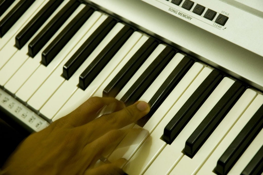 rechterhand apart bij piano oefenen